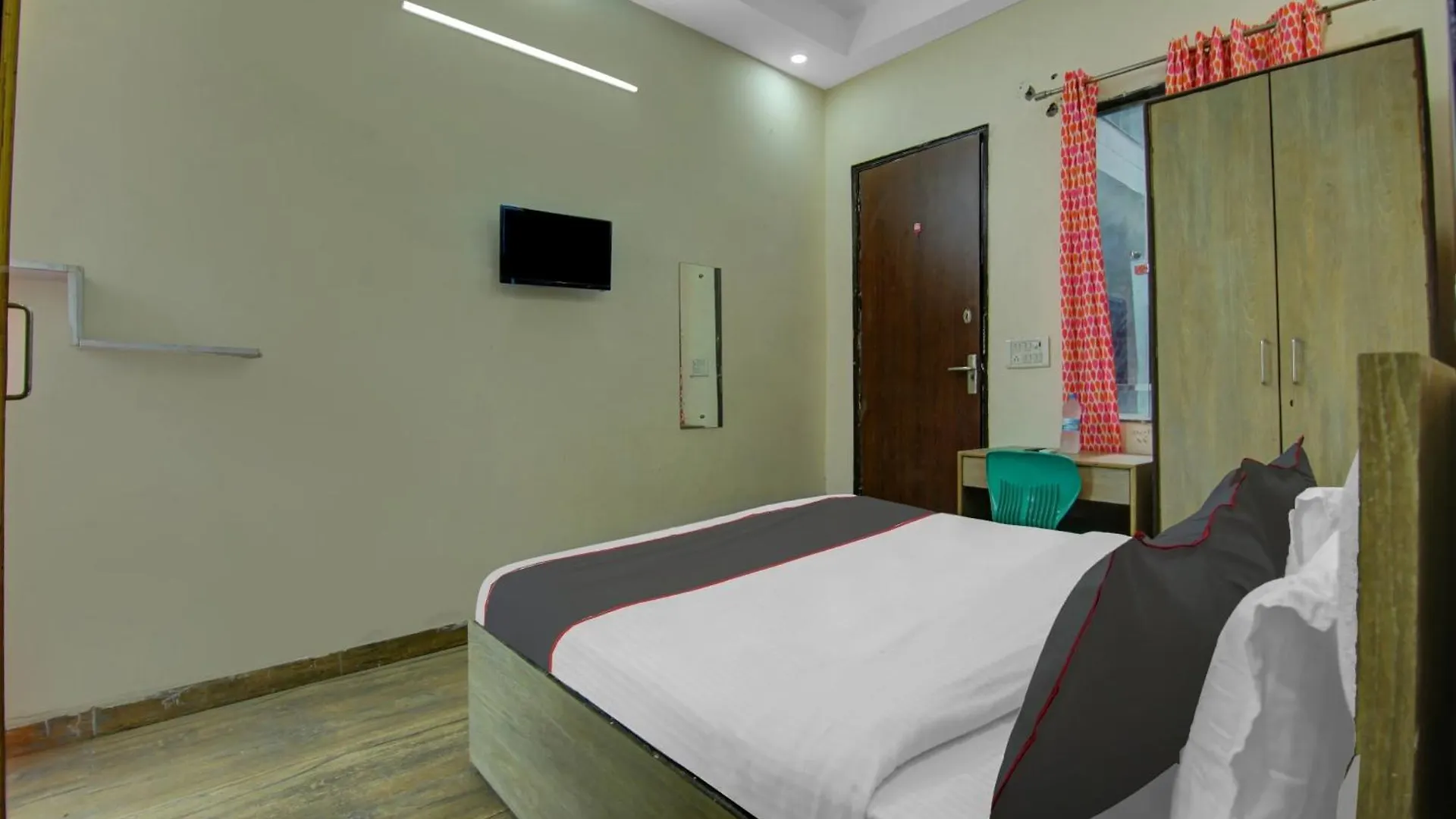 Hotel O The Arrow Near Dtu College Delhi   Delhi (National Capital Territory of India)