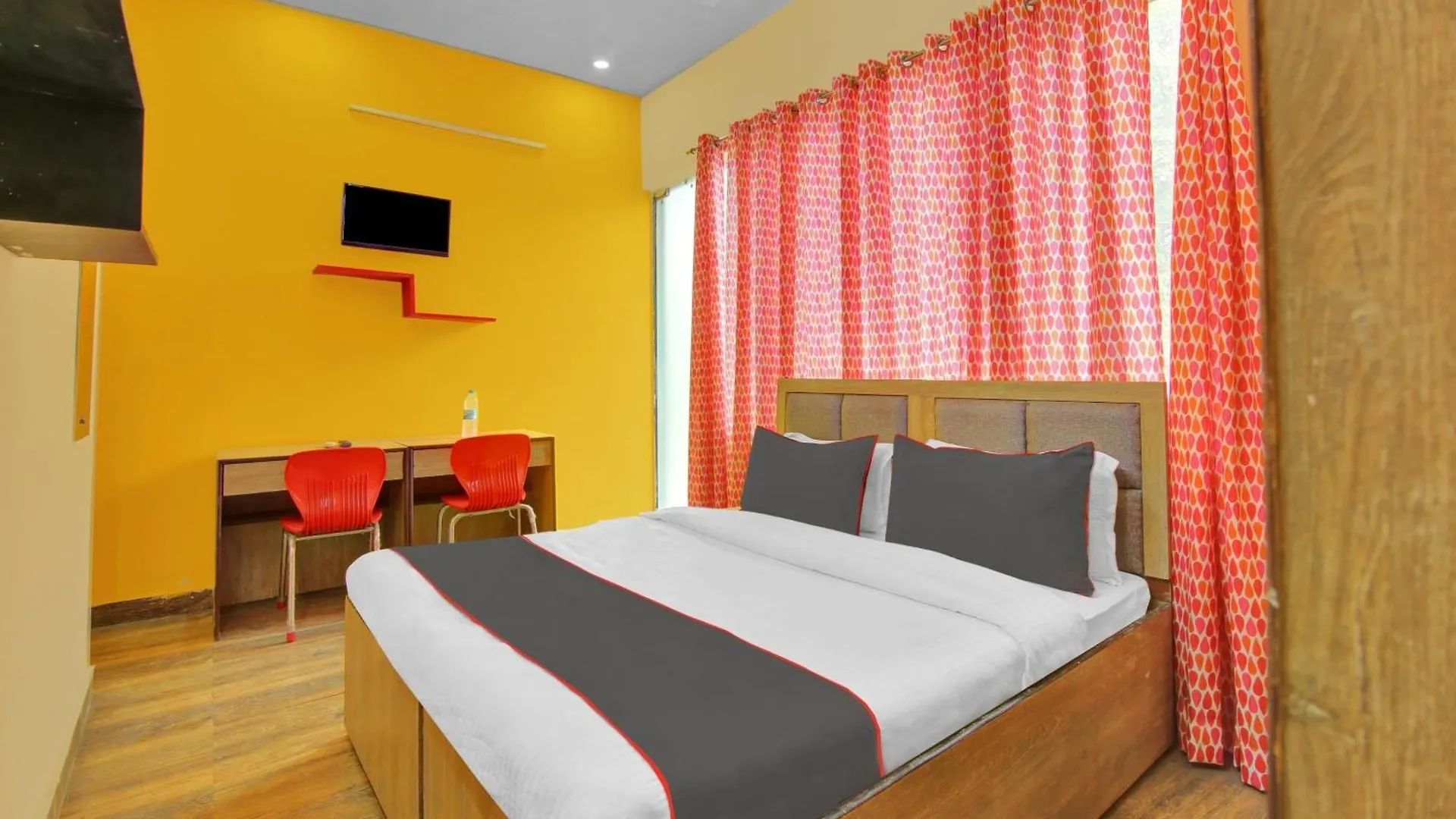 Hotel O The Arrow Near Dtu College Delhi